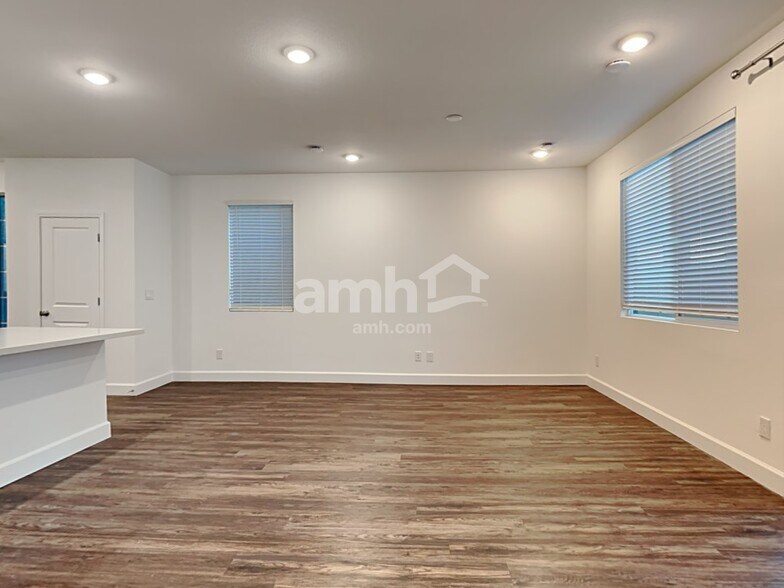 Building Photo - 9139 S Conquistador St