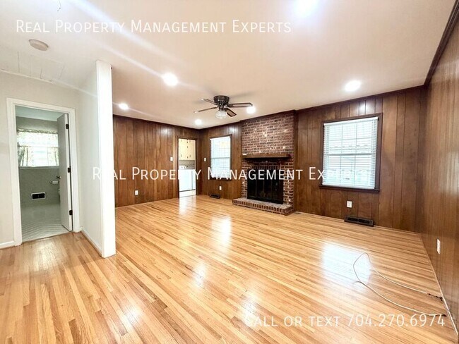 Building Photo - 4017 Tamerlane Dr