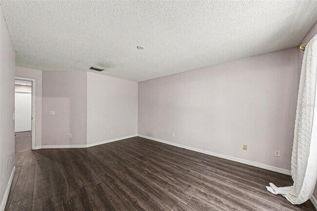 Building Photo - 1817 Coyote Pl