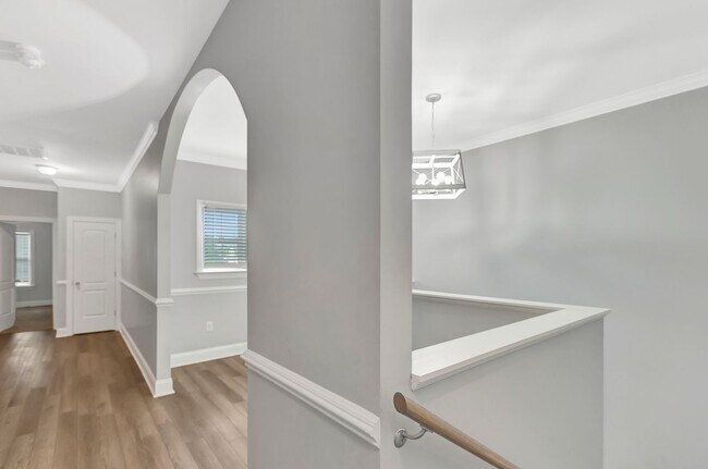Building Photo - Spacious 4-Bedroom Charleston Home Loaded ...