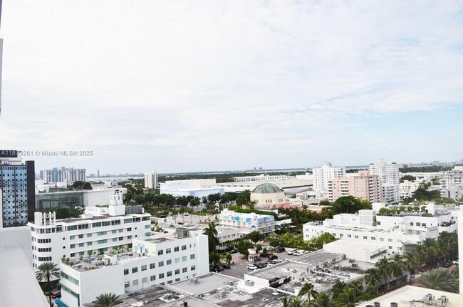Building Photo - 100 Lincoln Rd