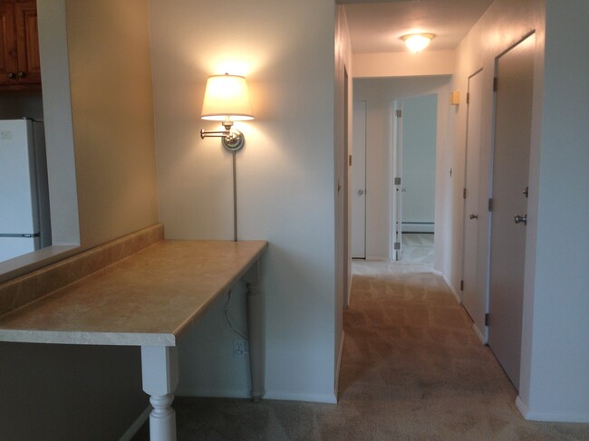 Building Photo - 924 N McKinley Ave
