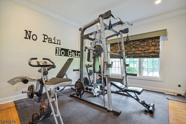 Building Photo - 22 Forest Hill Dr