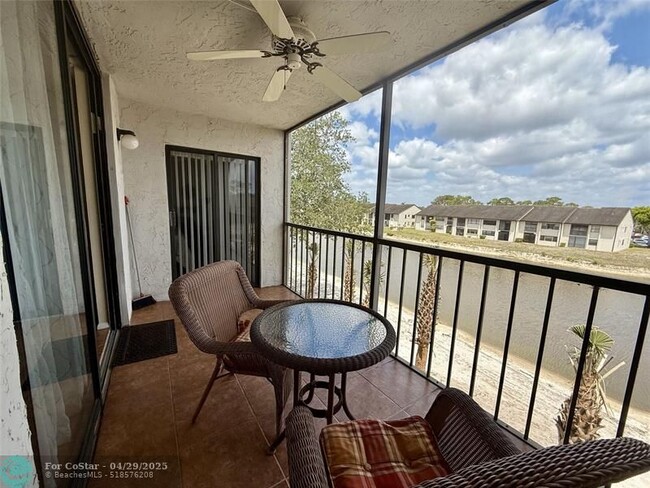 Building Photo - 4725 Lucerne Lakes Blvd