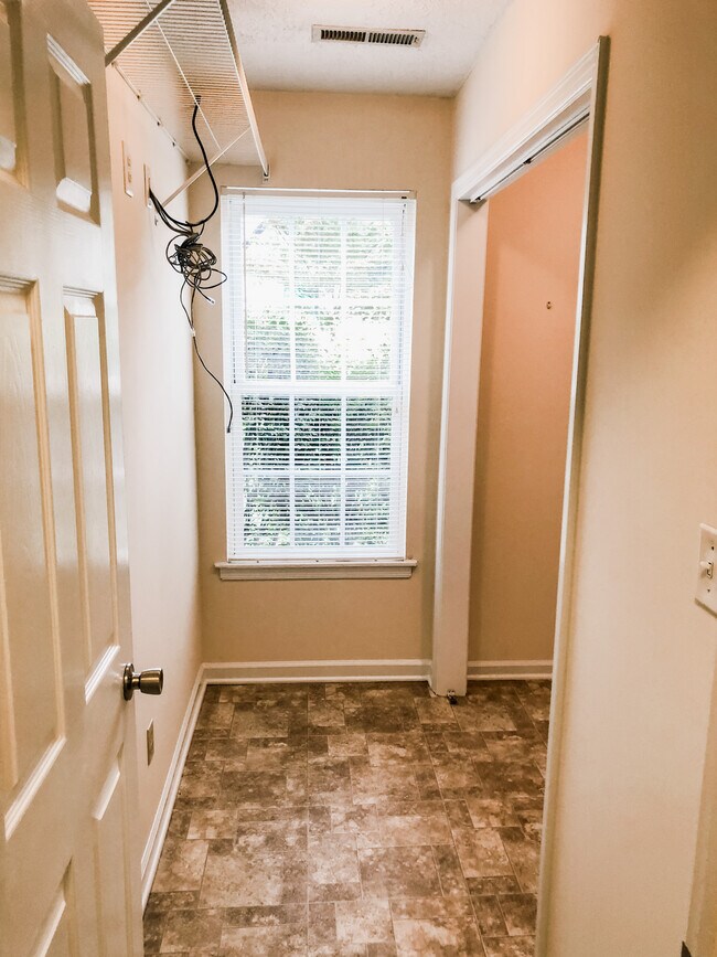 Laundry Room - 237 Alta Ln