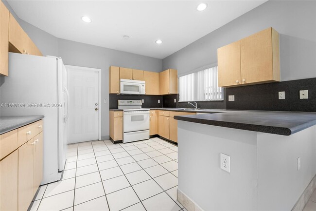 Building Photo - 22901 SW 114th Ave