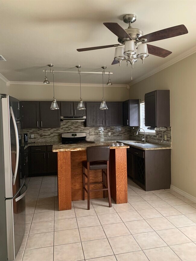 Building Photo - 510 Shiloh Dr