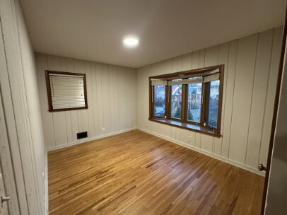 Building Photo - "Charming 4-Bed Retreat in Edina: Spacious 2142 Sq Ft with Hardwood Elegance & Cozy Fireplaces!"