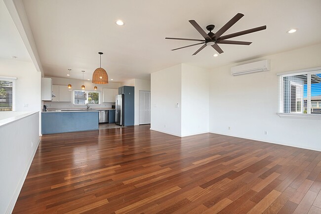 Building Photo - Beautiful 4 Bedroom, 4 Bathroom Home in th...