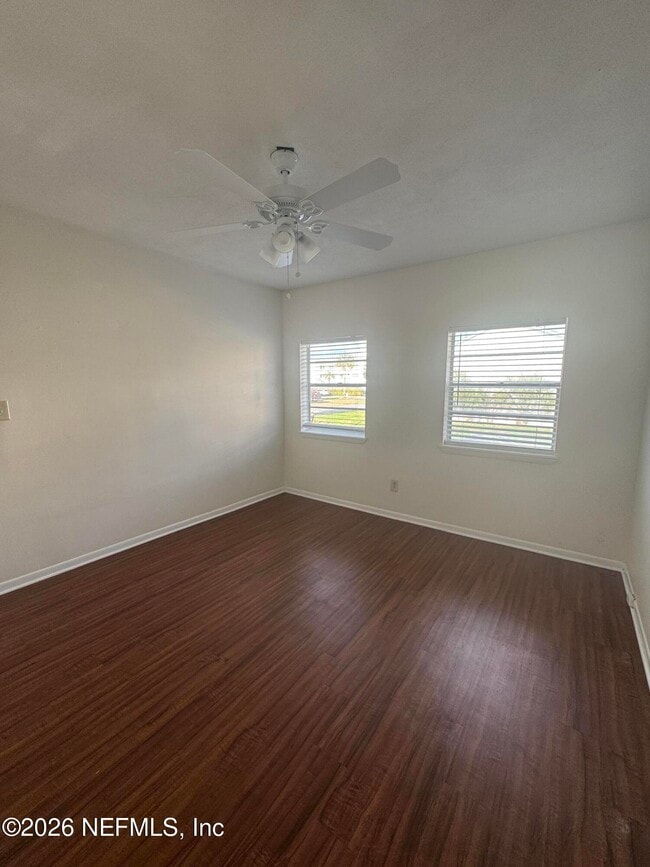 Building Photo - 210 13th Ave N