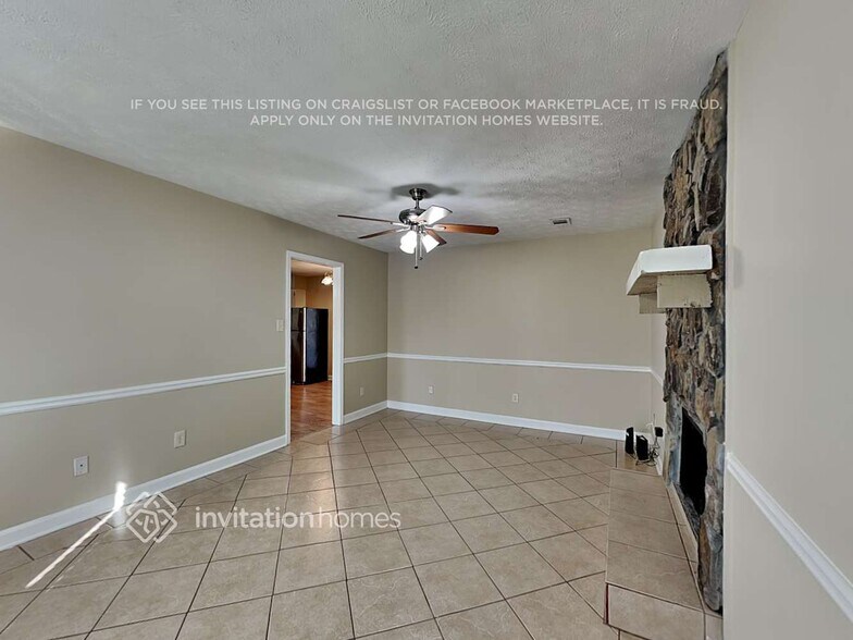 Building Photo - 2381 Cedar Dr