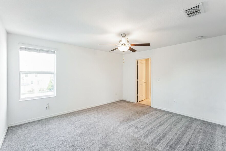 Building Photo - 9923 Jackfruit Ct