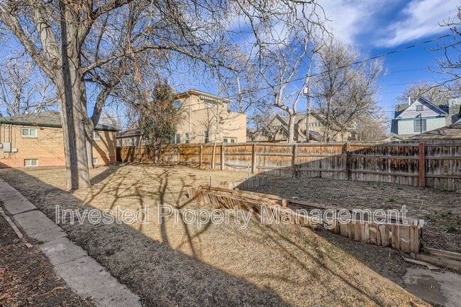 Building Photo - 4334 E 18th Ave