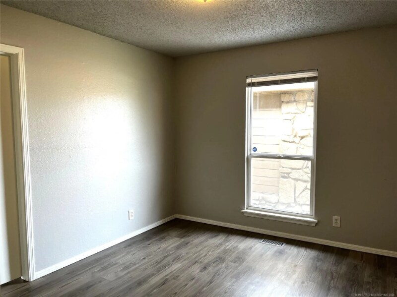 Building Photo - 8304 E 65th Pl