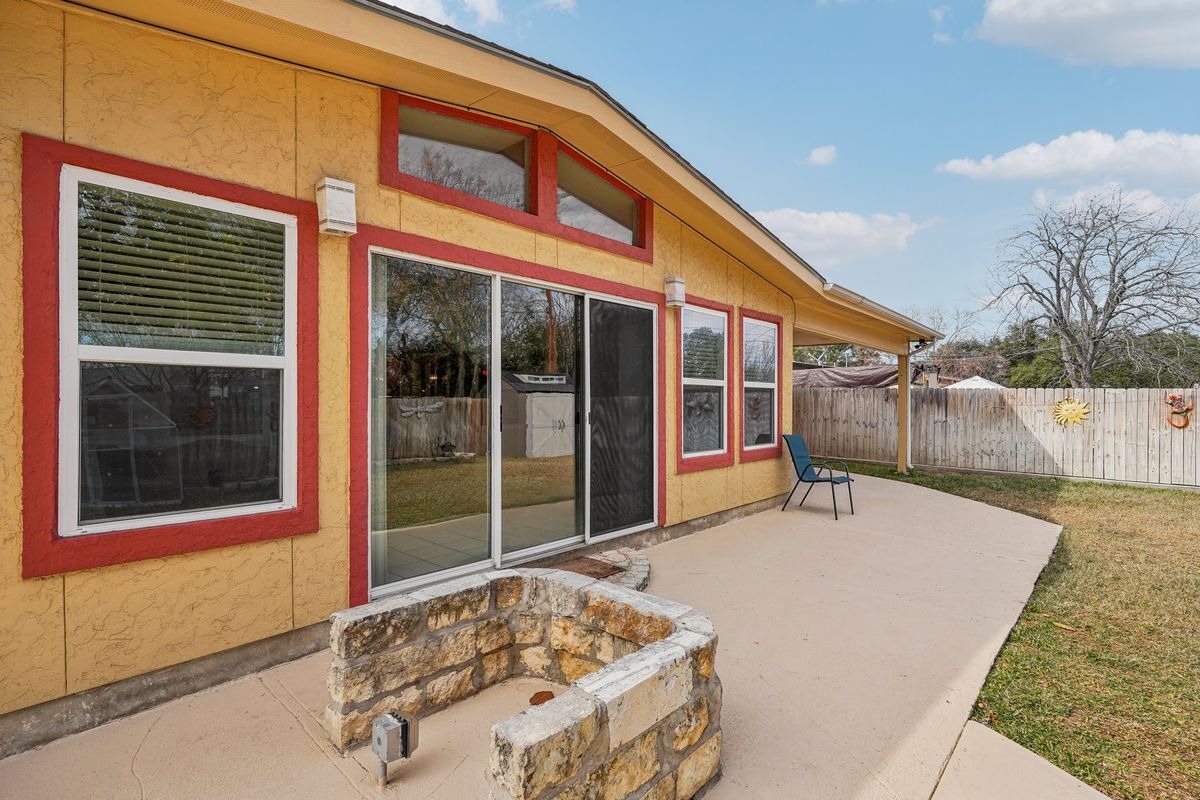 Building Photo - 210 Lemonwood Ave