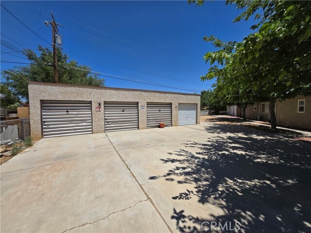 Building Photo - 16340 Villa Dr