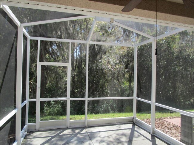 Building Photo - 15843 Fishhawk View Dr