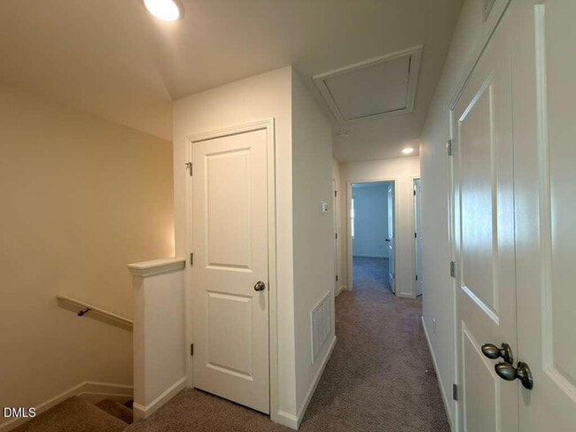 Building Photo - 2048 Trailside Dr