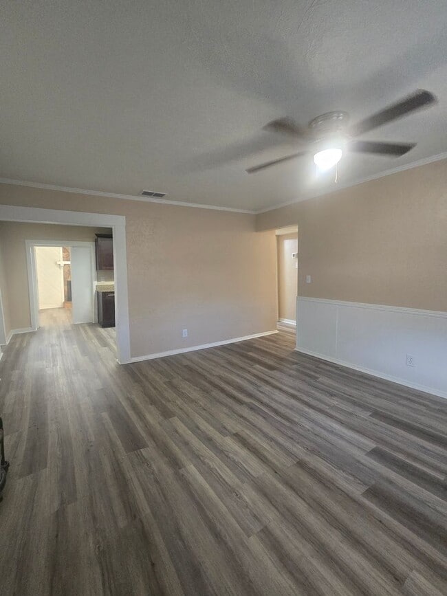 Building Photo - 1001 N Bracewell Dr