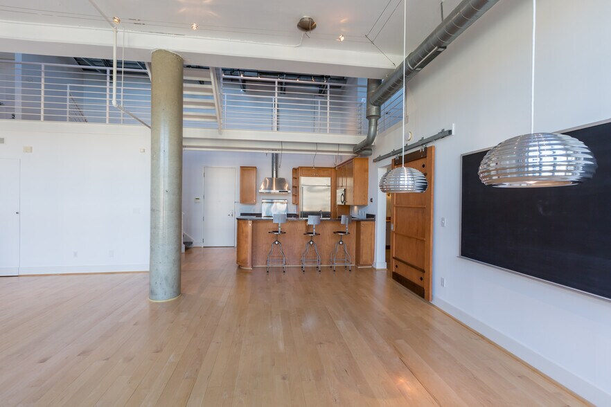 Building Photo - 2328 Champlain St NW