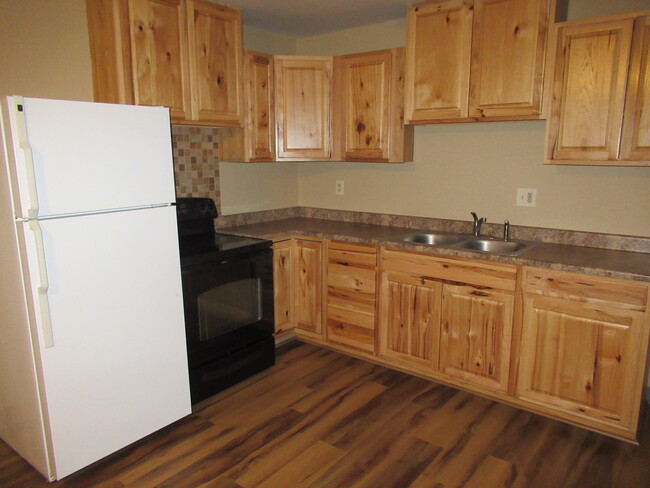 Building Photo - 2902 Garland Terrace