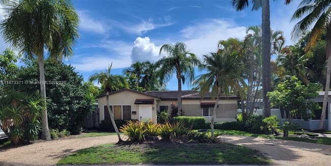 Primary Photo - 1028 NE 16th Ave
