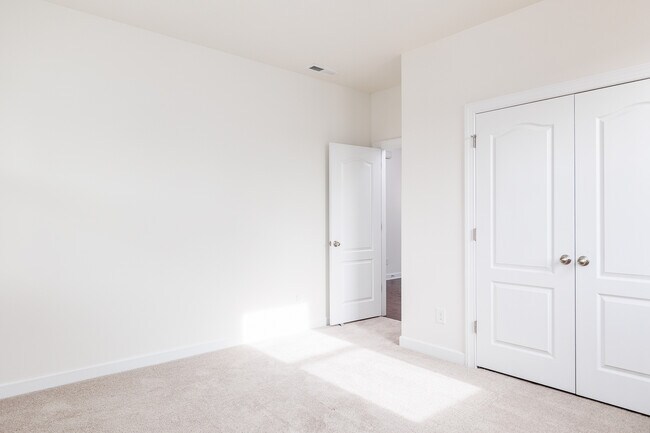 Building Photo - 1435 Tinos Overlook Way