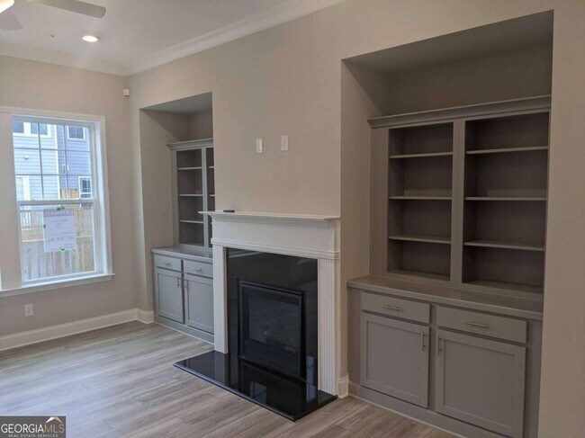 Building Photo - 225 Spike Trl SE