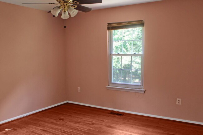 Building Photo - 3032 Churchill Ct