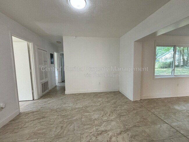 Building Photo - 4606 Meadowbrook Ave
