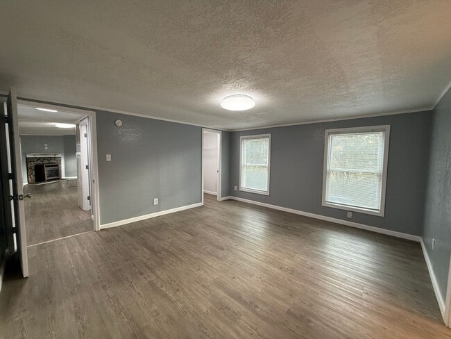 Building Photo - 3 Bedroom 2 Bathroom Home located in Baileyton, TN