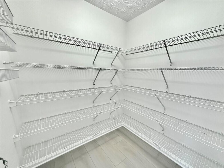 Building Photo - 1070 Rafington Dr