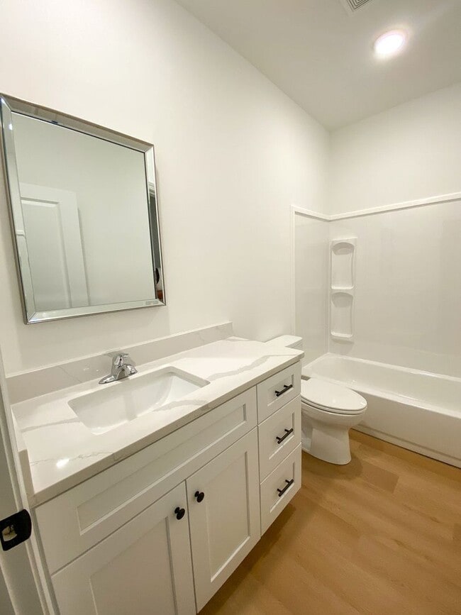 Building Photo - 4 bedroom, 2 bathroom near Brighton Middle...