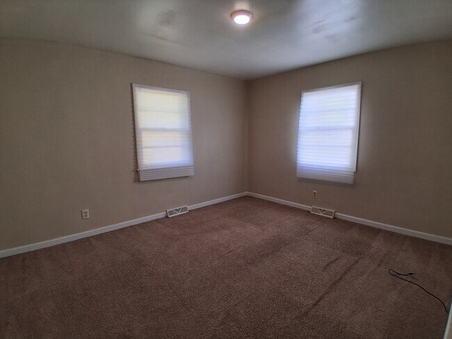 Building Photo - 111 Grace-