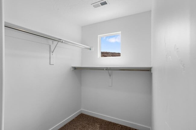 Building Photo - BRAND NEW! 3 Bedroom townhome in Long Valley!