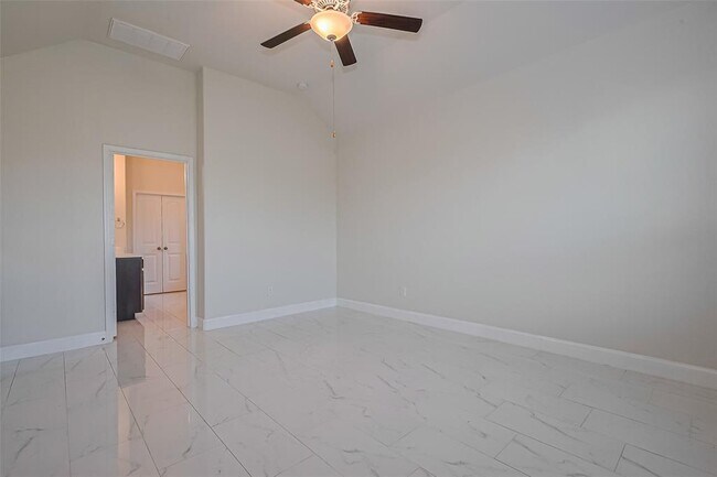 Building Photo - 25919 Aura Lake Ln