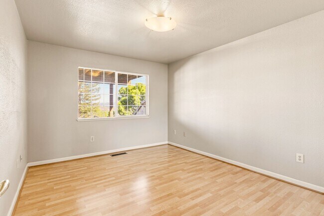 Building Photo - Expansive Valley Views & Private Living in Castro Valley - 4BD/3BA Exec Home