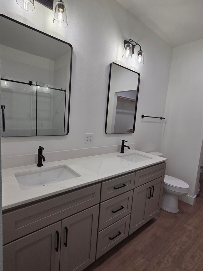 Building Photo - Brand New Build on Old Alturas - ALL Electric with City of Redding Solar!