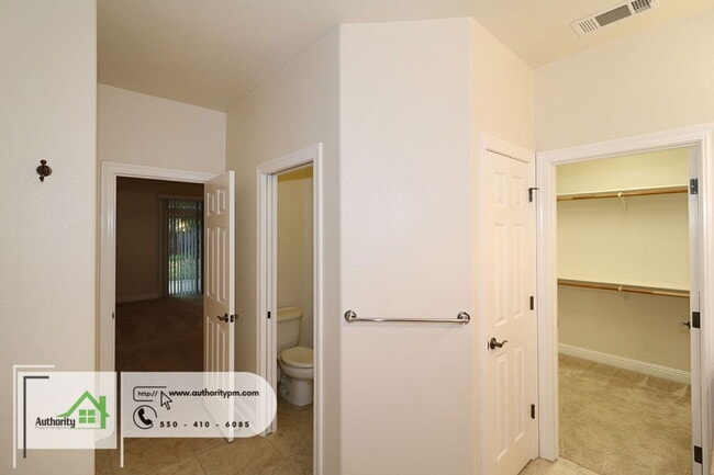 Building Photo - 618 Casa Buena St
