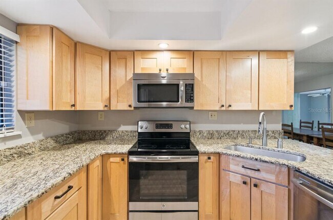 Building Photo - 1056 E Michigan St