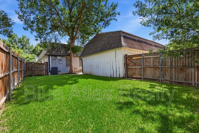 Building Photo - 7747 Dentcrest Dr