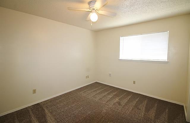 Building Photo - 122 Country Bend