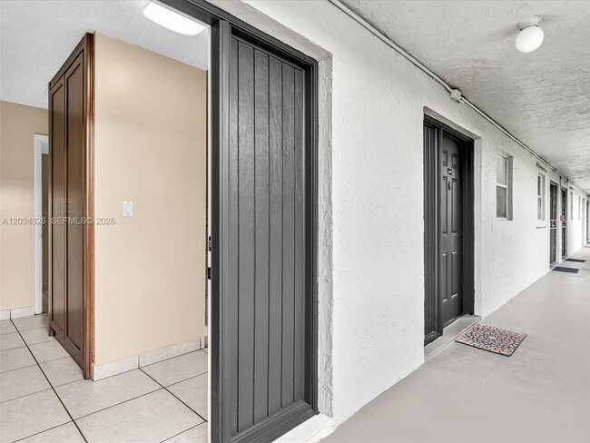 Building Photo - 210 NW 87th Ave