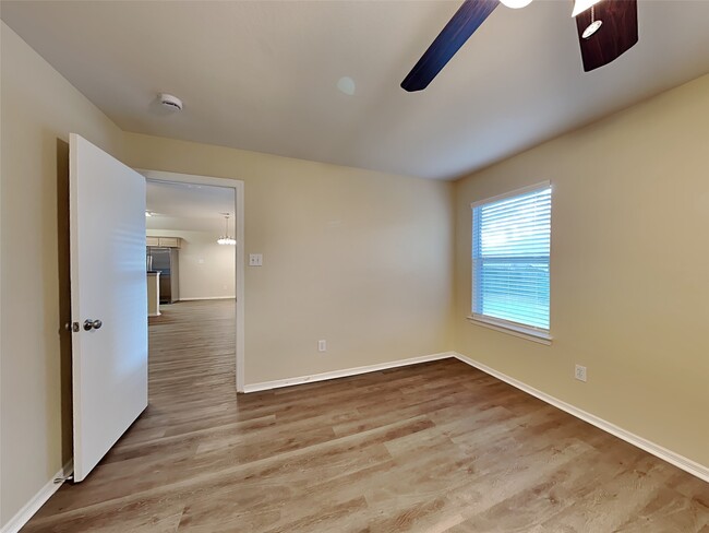 Building Photo - 270 Adobe Terrace S