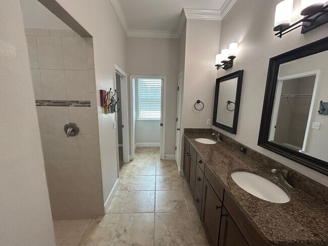Building Photo - Beautiful Home in Oakmont Community
