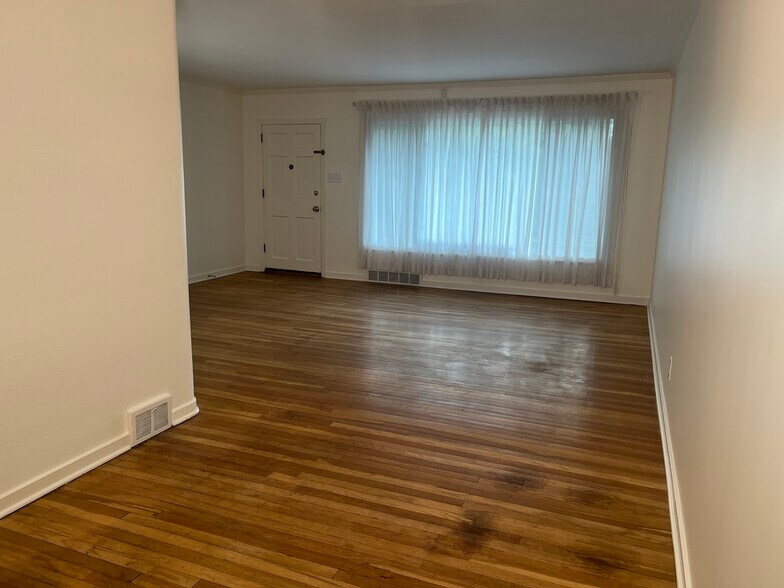 Building Photo - 1419 Beechwood Blvd