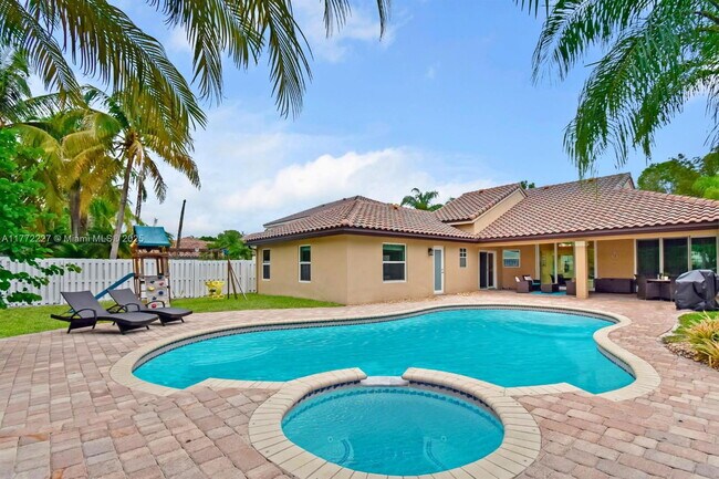 Building Photo - Verona Lake Drive, Weston, FL 33326 - 4 BR 2.5 BA single-family home