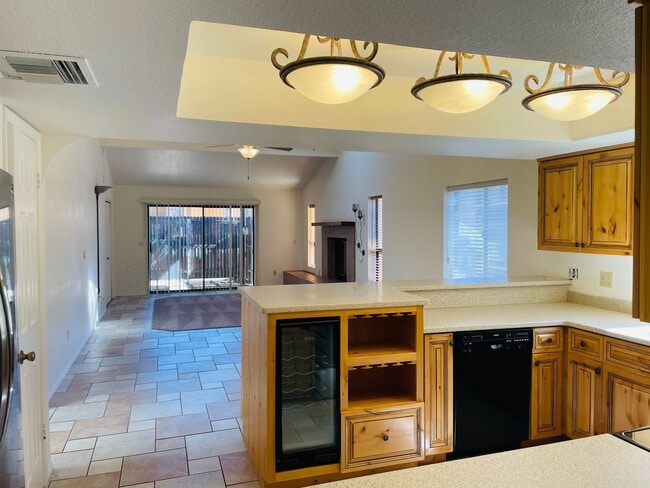 Building Photo - 155 Canyon Diablo Rd