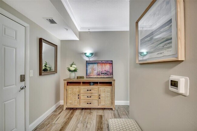 Building Photo - 700 E Boynton Beach Blvd