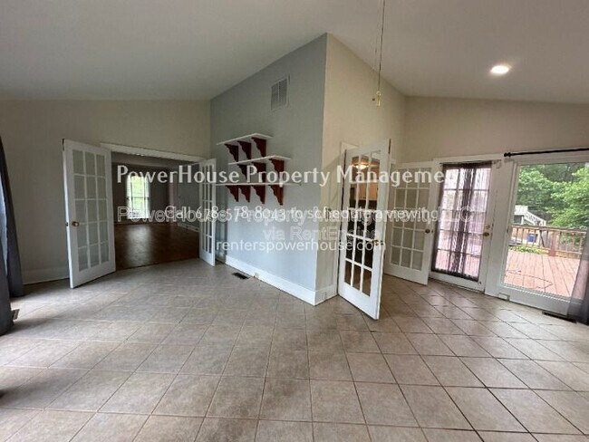 Building Photo - 790 Woodmont Dr